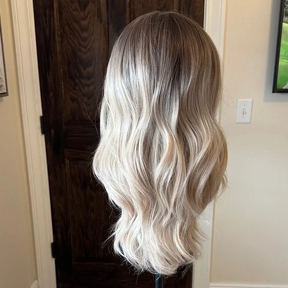 Chelsey Smith Crowns Rooted Blonde T part wig (Angie?) - Picture 4 of 8